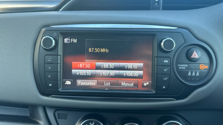 Toyota Yaris 1.33 VVT-i Icon 5dr Petrol Hatchback